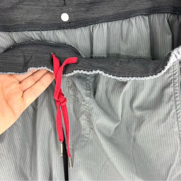 Lululemon Men’s Core Shorts Linerless Grey Pinstripe Large - Picture 6 of 11
